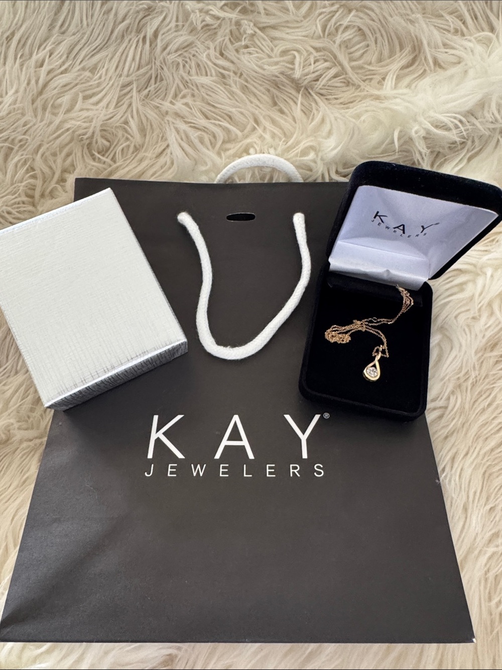 KAY Jewelers Gold and Diamond pendant Necklace - Picture 4 of 4